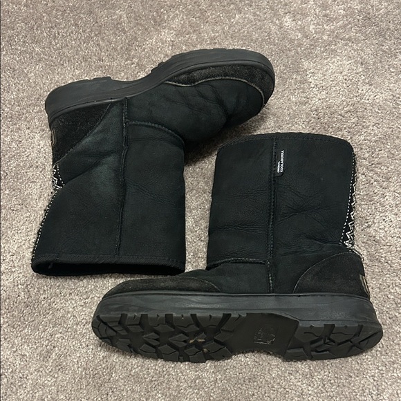 Koolaburra Shoes - Black koolaburra